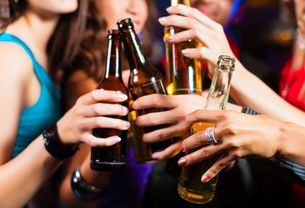 ALCOHOL ENTRE ADOLESCENTS